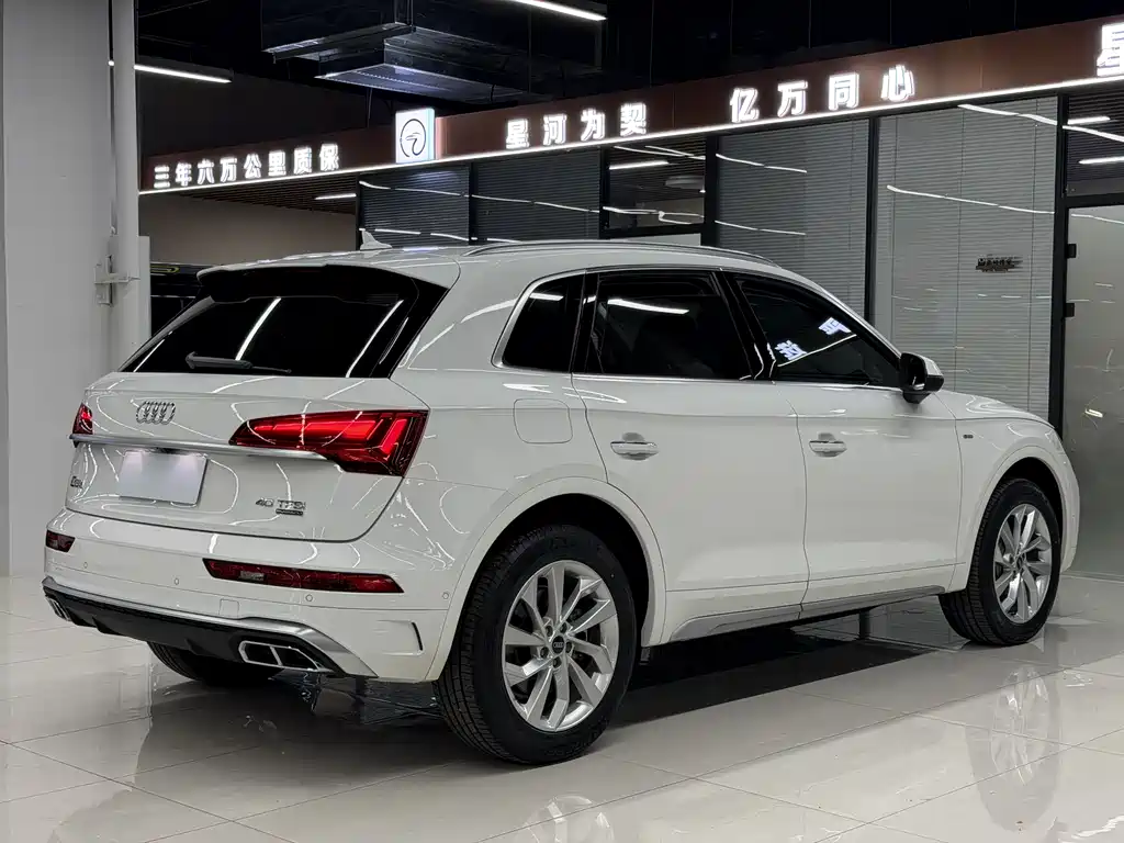 Audi Q5L 2022 — фото 19