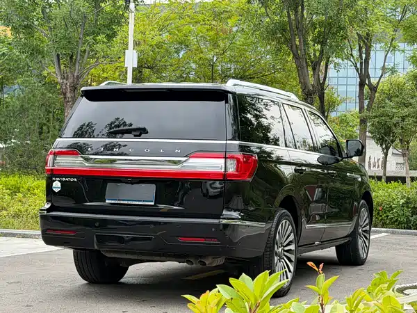 Lincoln Navigator 2021