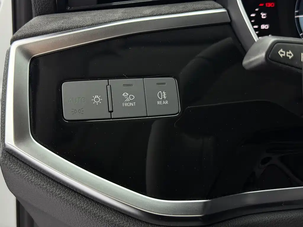 Audi Q3 2021 — фото 18
