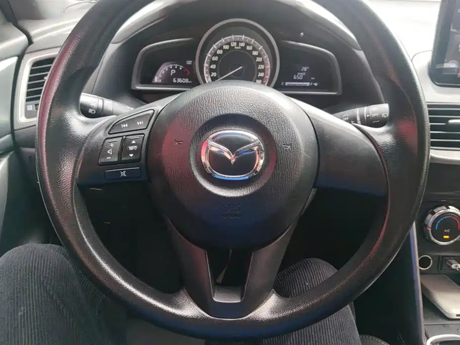 Mazda CX-4 2017 — фото 15