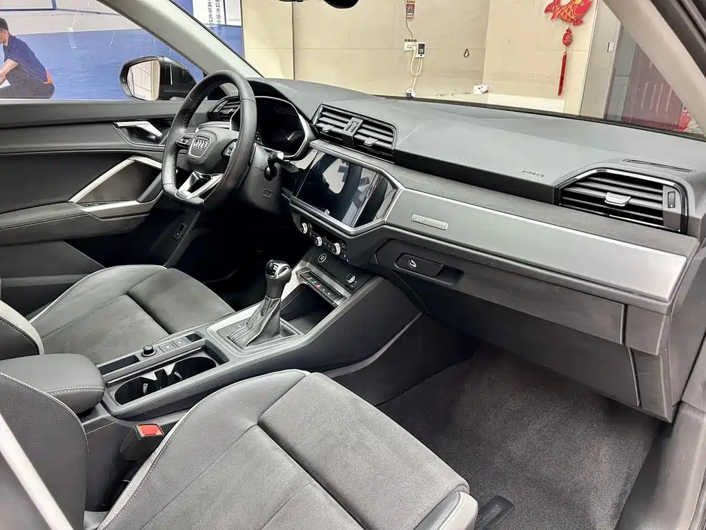 Audi Q3 2022 — фото 16