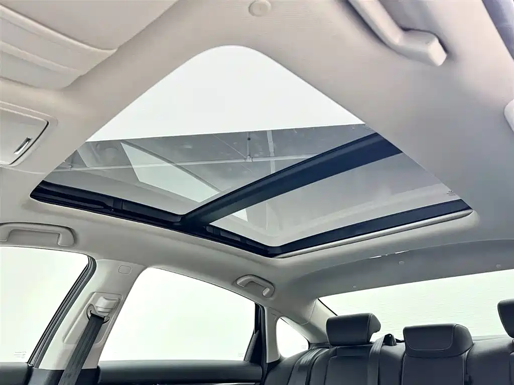 Honda Accord 2022 — фото 16