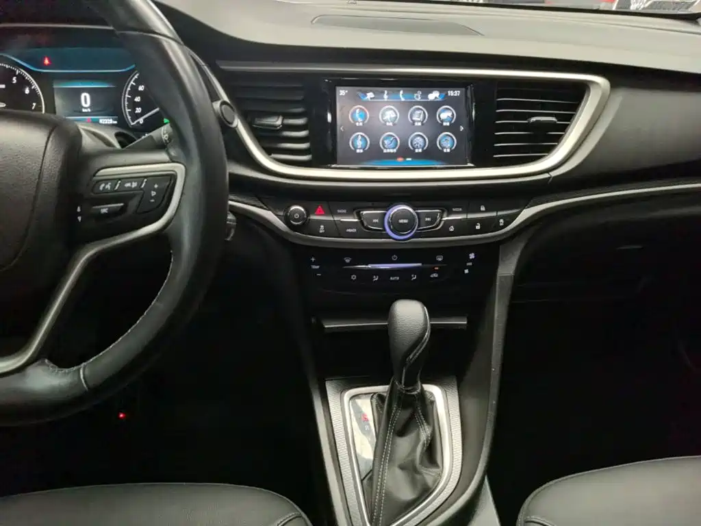 Buick Excelle 2019 — фото 13
