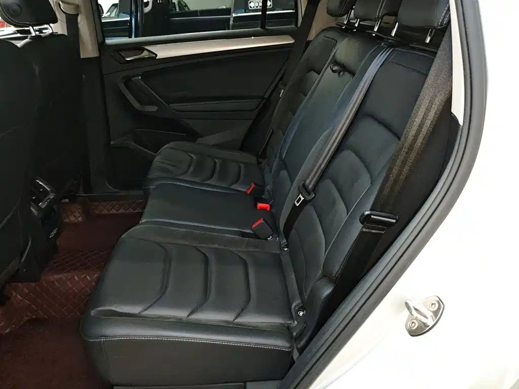 Volkswagen Tiguan L 2021 — фото 17