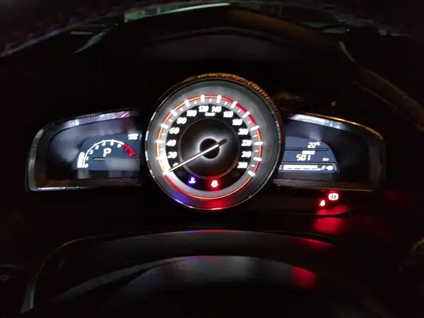Mazda 3 Axela 2014