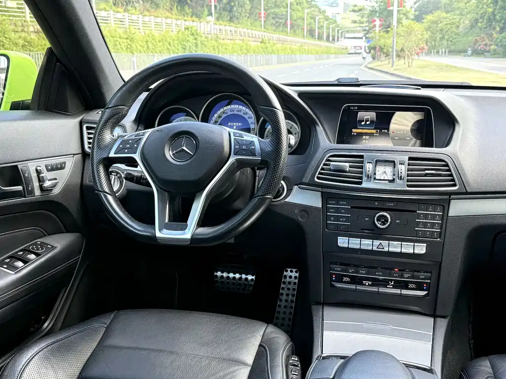 Mercedes-Benz E-Class 2017 — фото 13