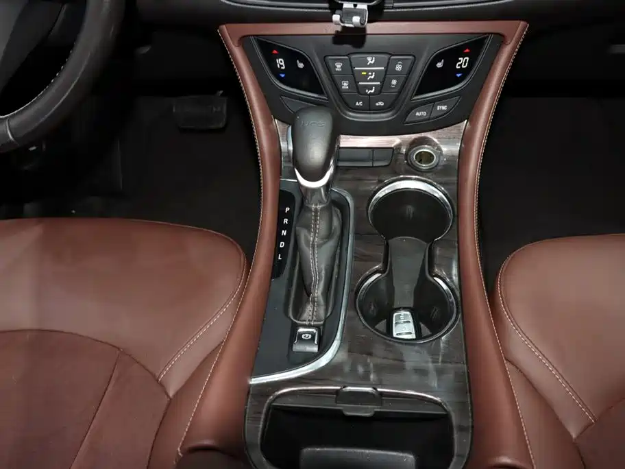 Buick Envision Plus 2018 — фото 15
