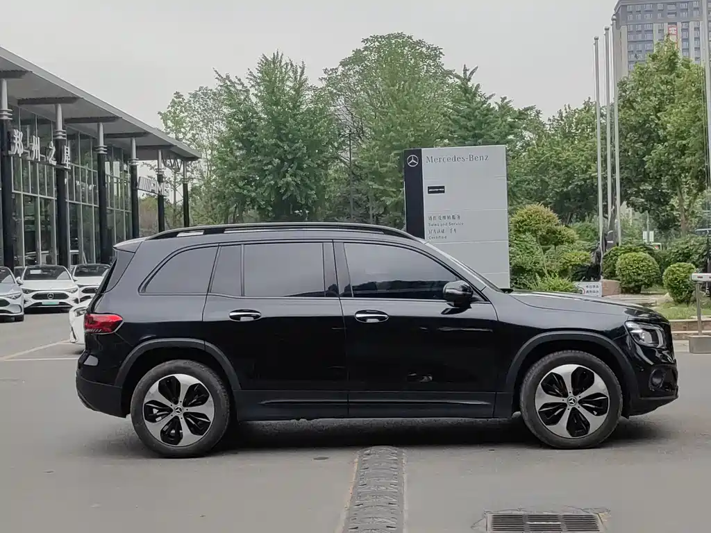 Mercedes-Benz GLB 2023 — фото 4