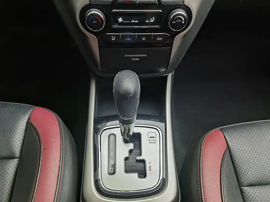 Changan Eado XT 2016 — фото 13