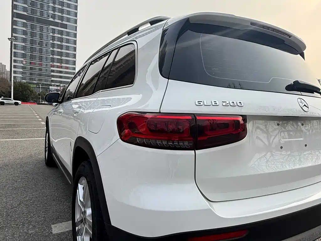 Mercedes-Benz GLB 2023 — фото 13