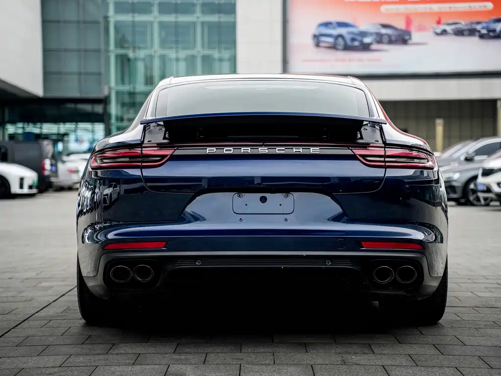 Porsche Panamera 2019 — фото 20