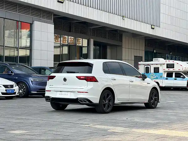 Volkswagen Golf 2023