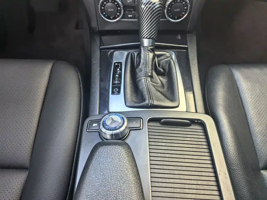 Mercedes-Benz C-Class 2011 — фото 10