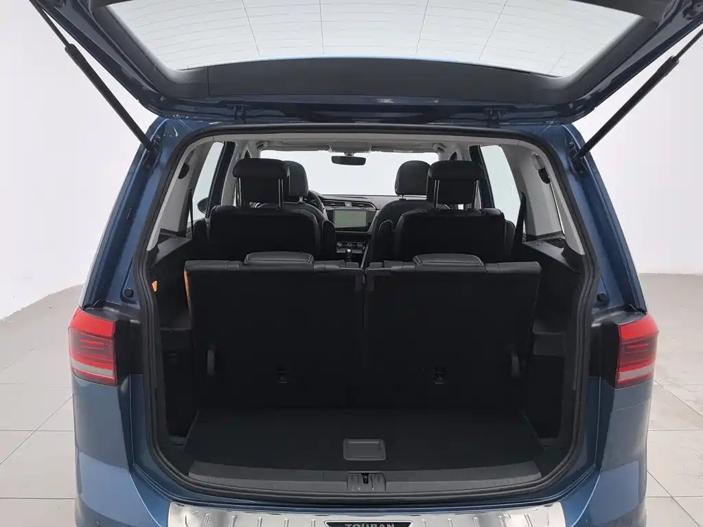 Volkswagen Touran 2018 — фото 16