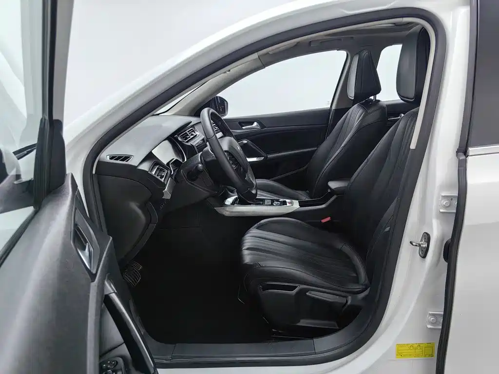 Peugeot 408 2022 — фото 10