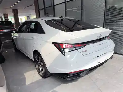 Hyundai Elantra 2022