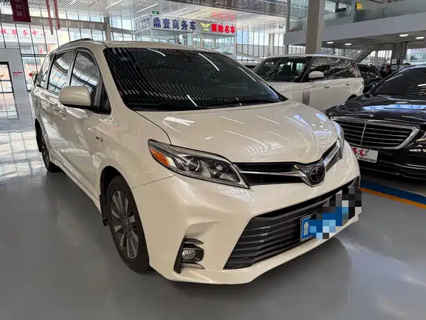 Toyota Sienna 2015