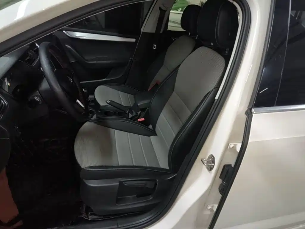 Skoda Octavia 2016 — фото 15