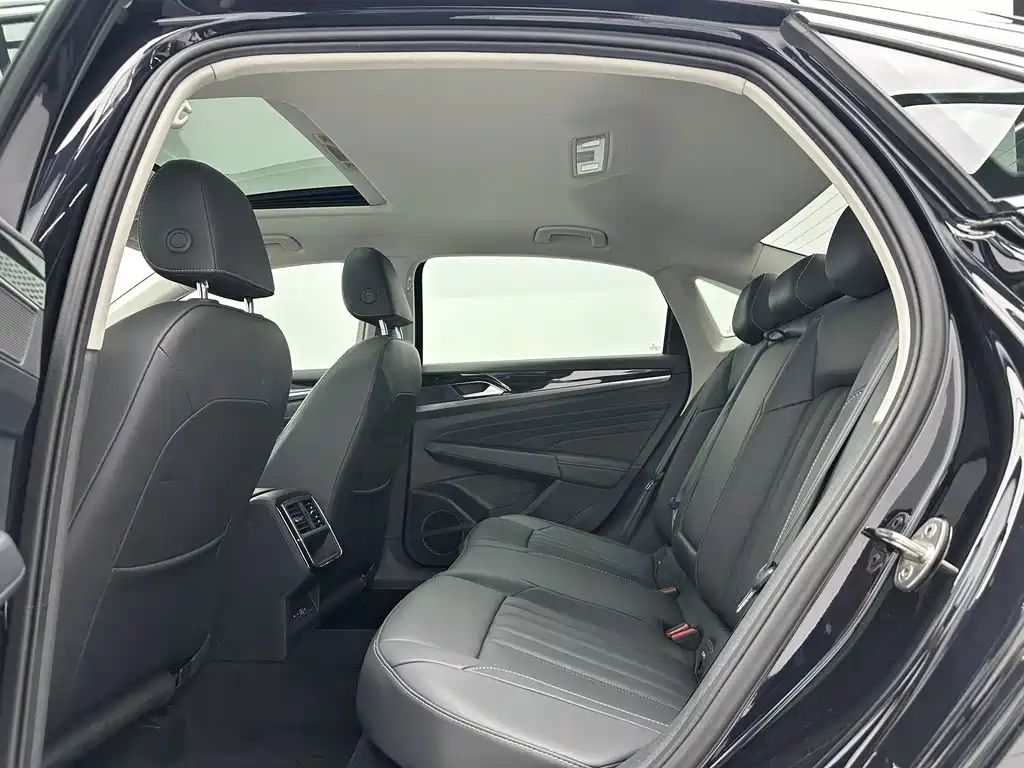 Volkswagen Passat 2023