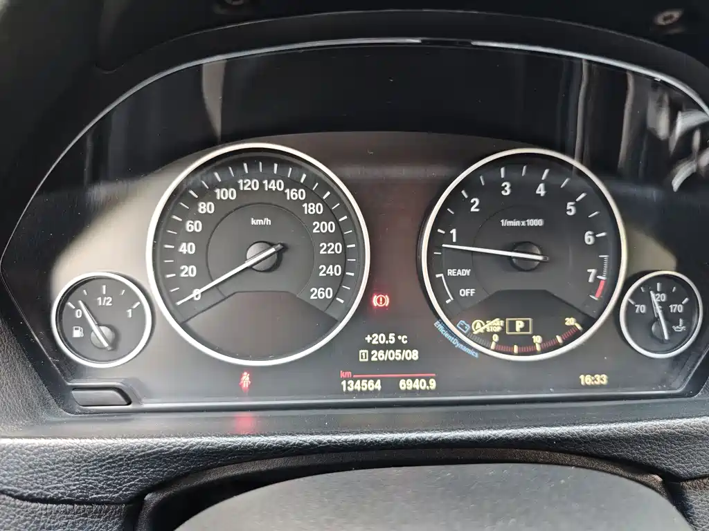 BMW 3 Series 2018 — фото 15