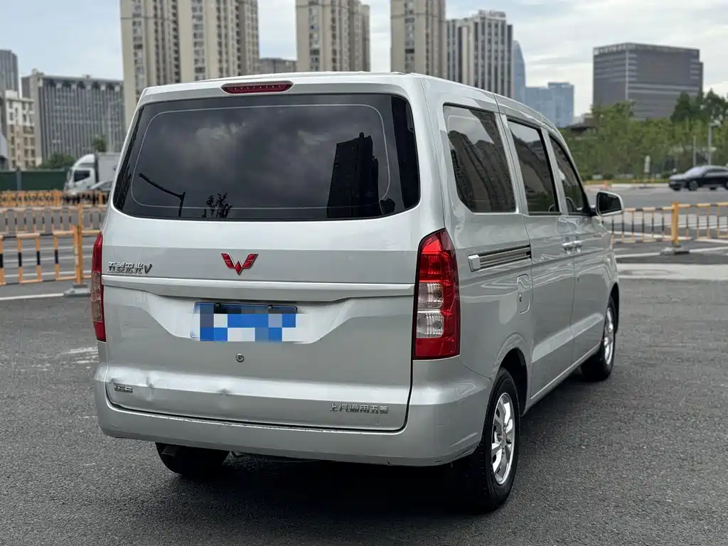 Wuling Hongguang V 2019 — фото 15