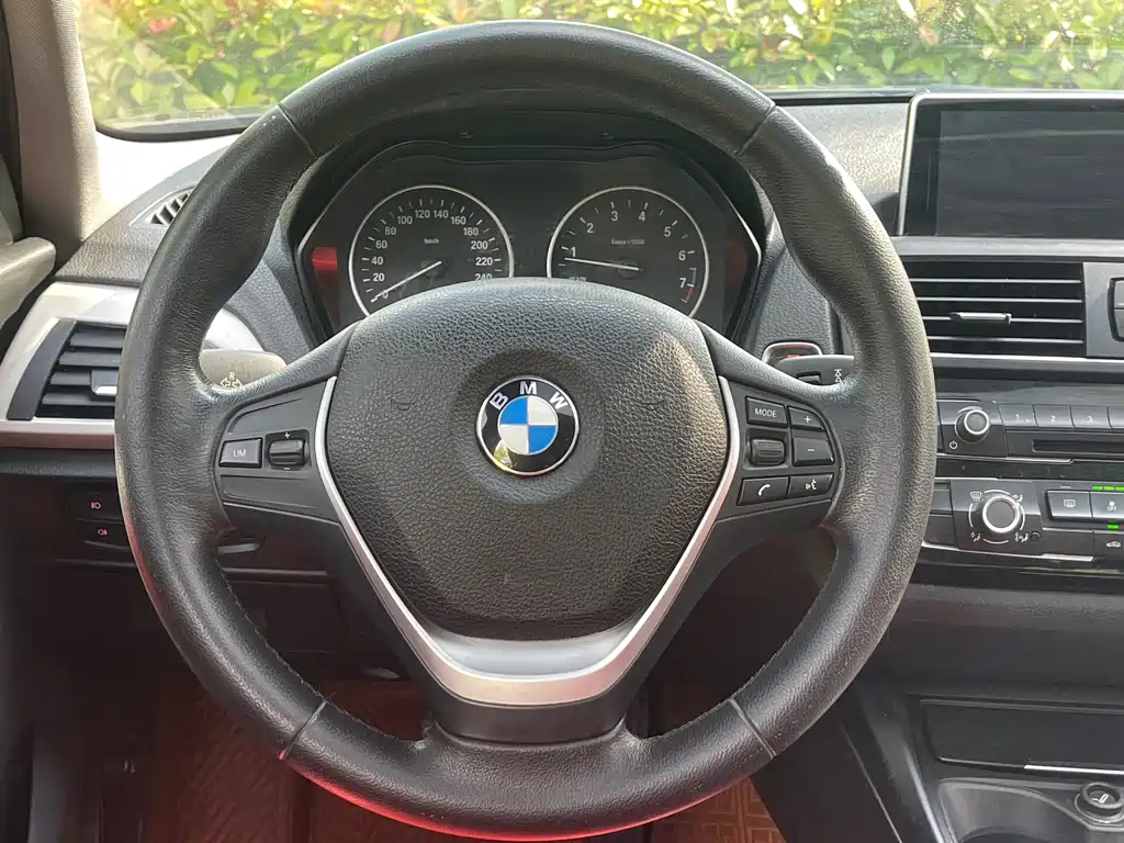 BMW 1 Series 2016 — фото 22