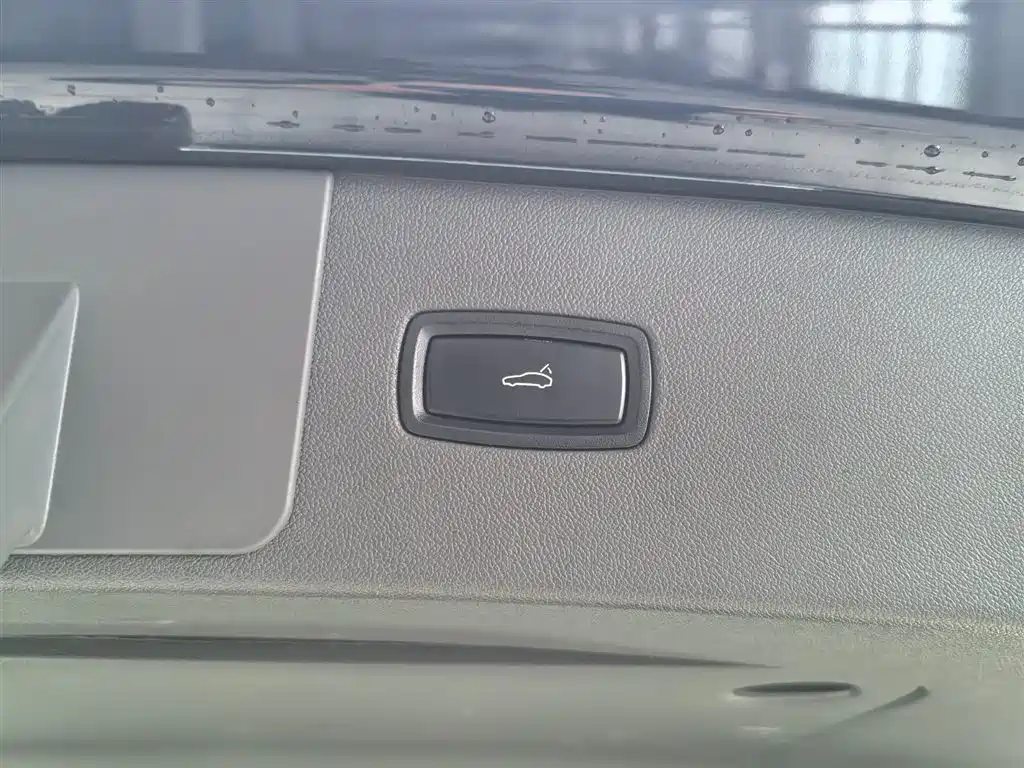 Porsche Cayenne 2018 — фото 16