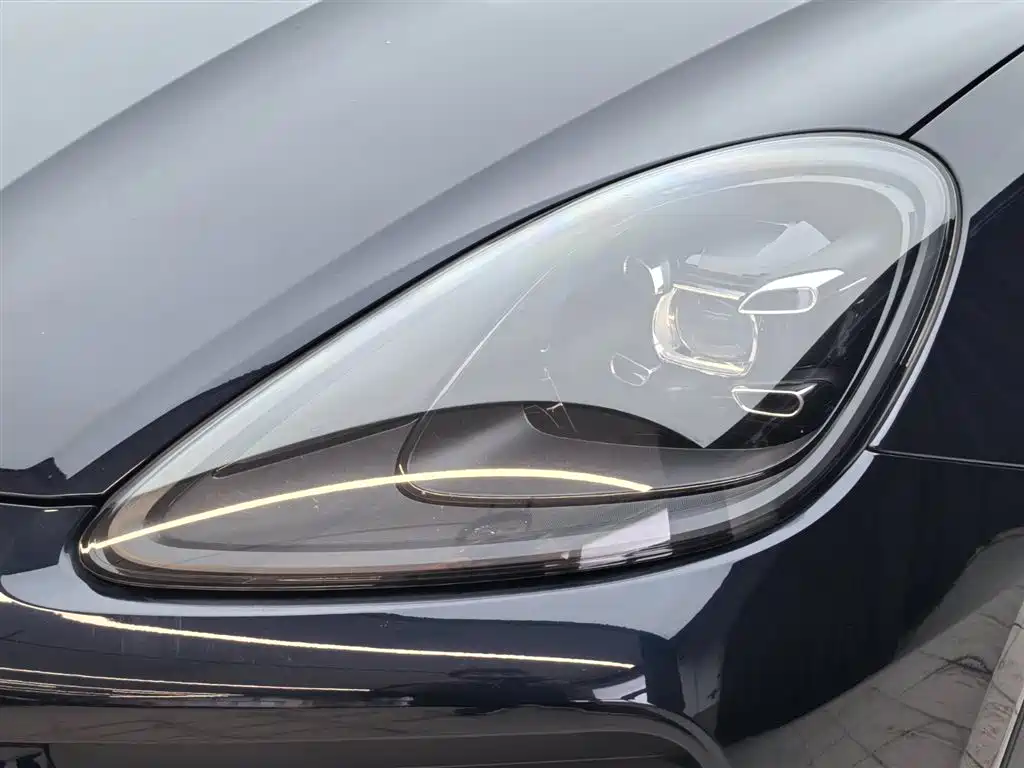 Porsche Cayenne 2018 — фото 35