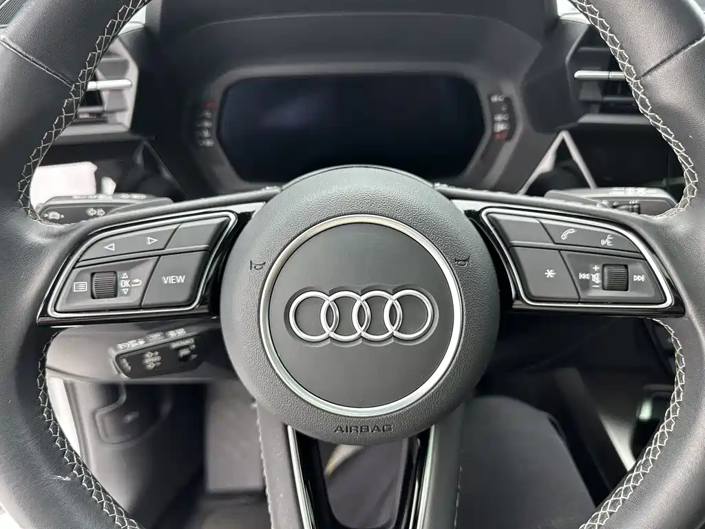 Audi A3 2023 — фото 13