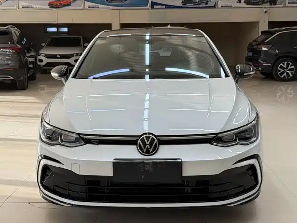 Volkswagen Golf 2024