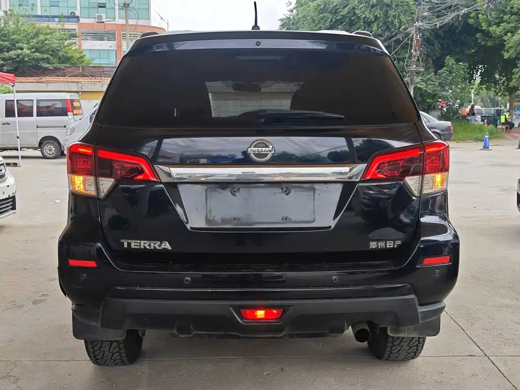 Nissan Terra 2018 — фото 6