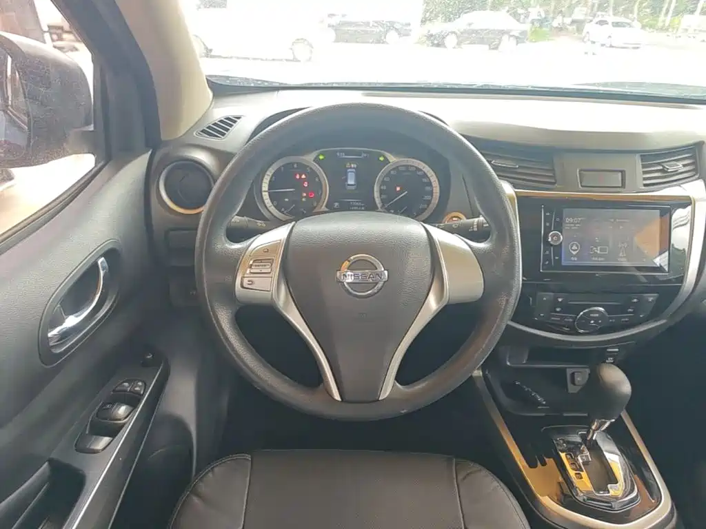 Nissan Terra 2018 — фото 11