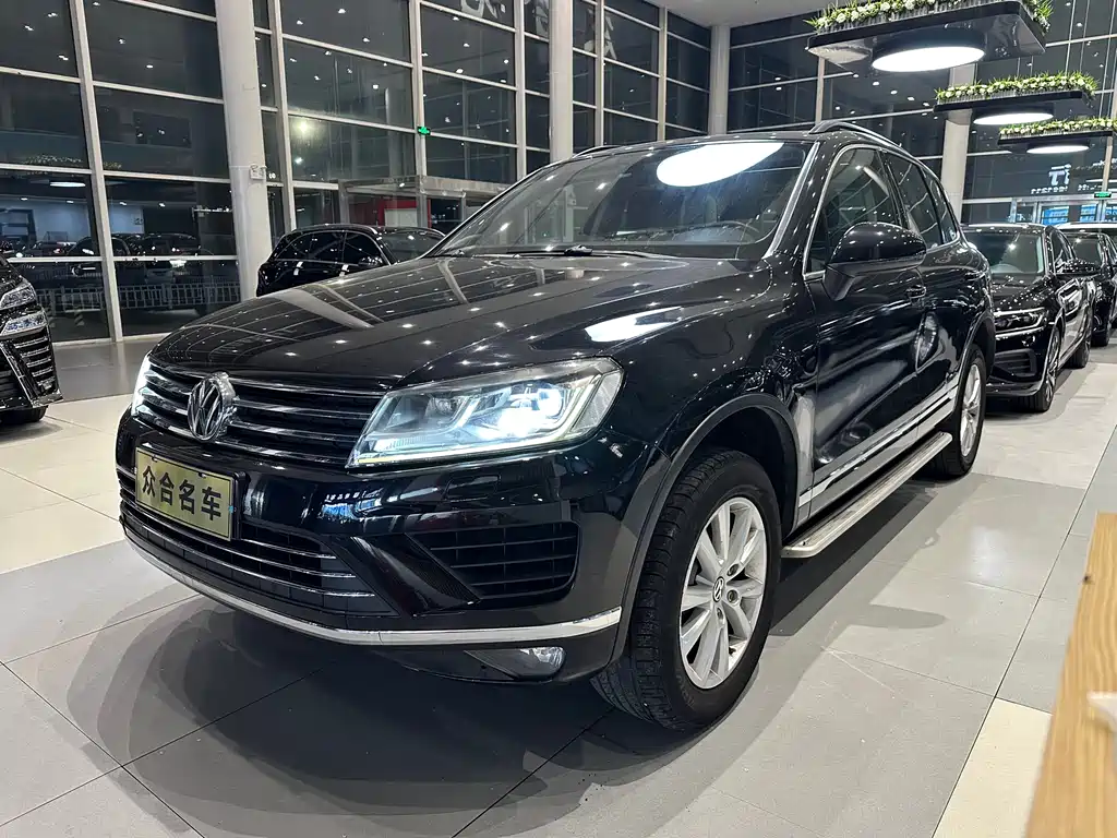 Volkswagen Touareg 2017 — фото 1