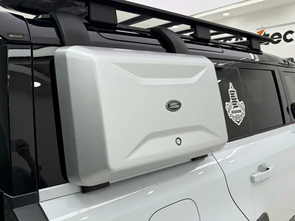 Land Rover Defender EV 2021 — фото 27