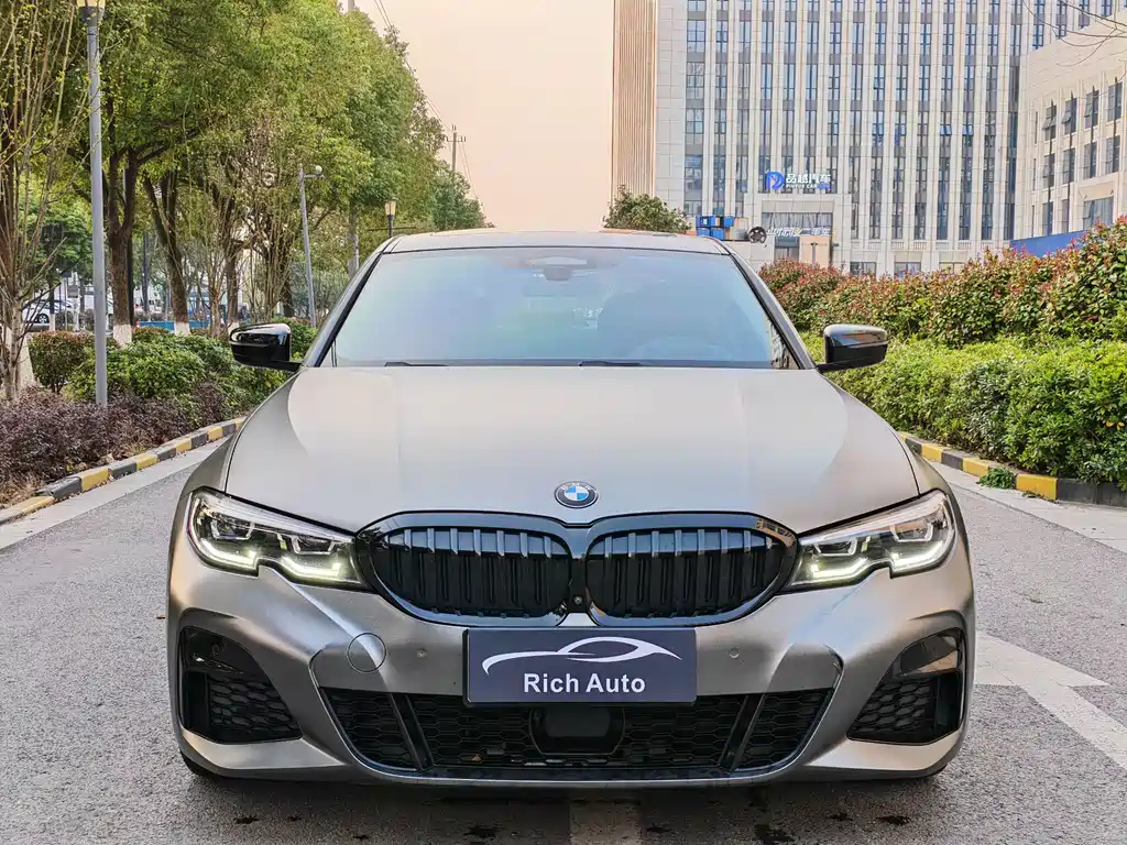 BMW 3 Series 2019 — фото 2