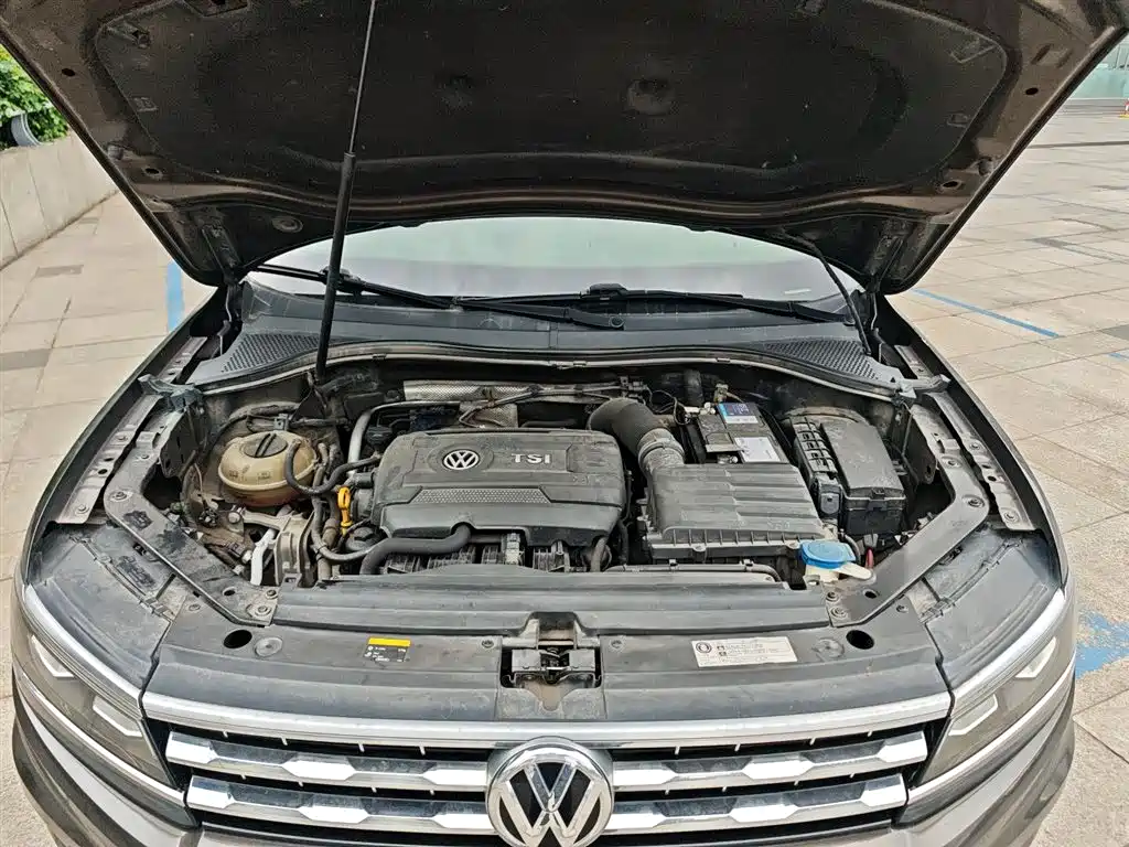 Volkswagen Tiguan L 2018 — фото 16