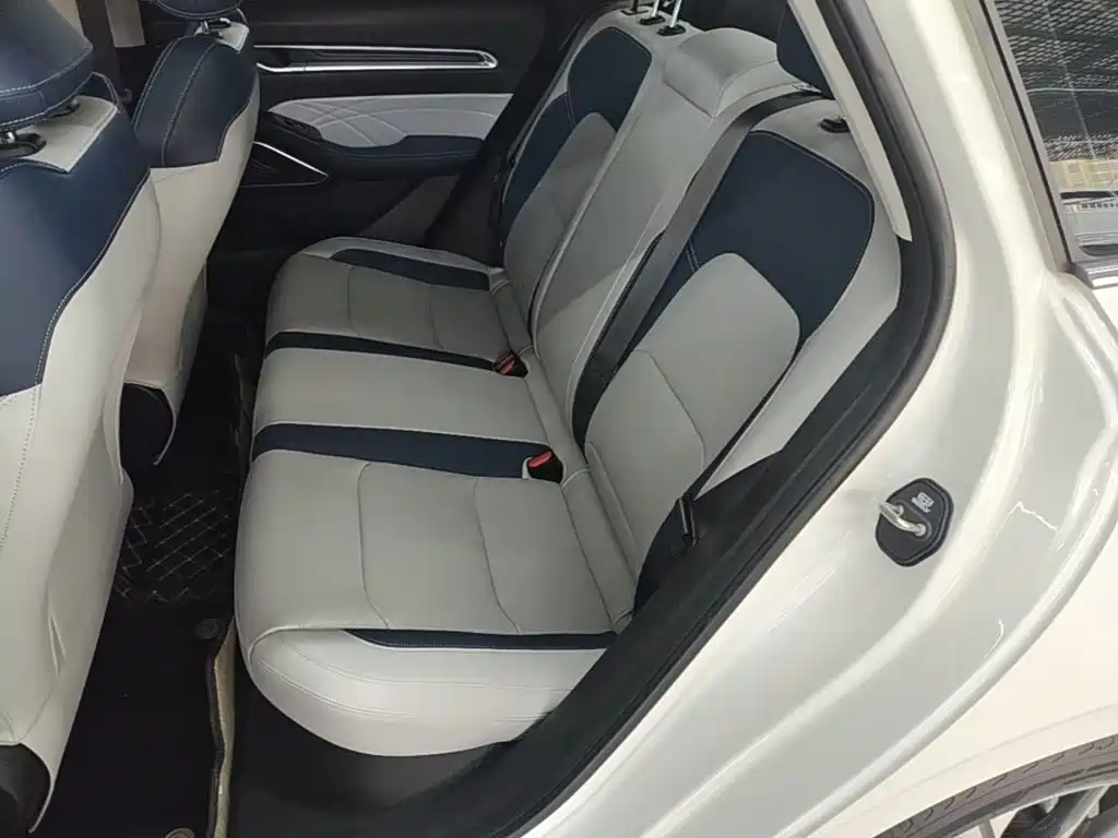 Geely Emgrand 2023 — фото 17