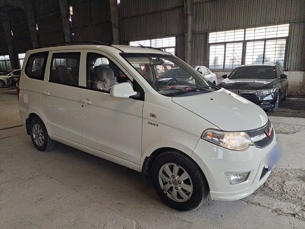 Wuling Hongguang 2018 — фото 22