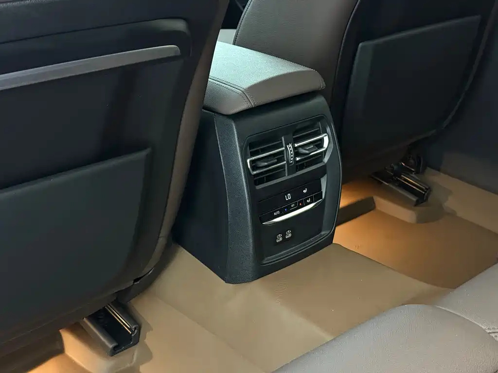 BMW 3 Series 2021 — фото 17