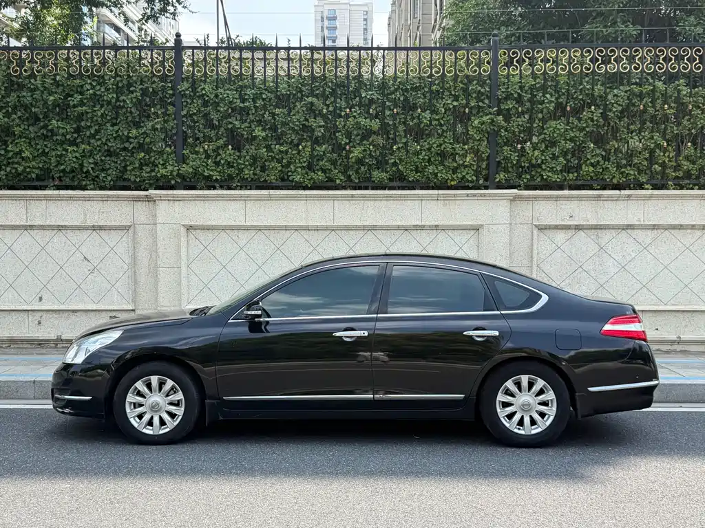 Nissan Teana 2010 — фото 3