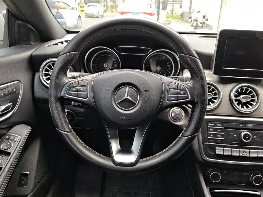 Mercedes-Benz CLA 2016 — фото 15