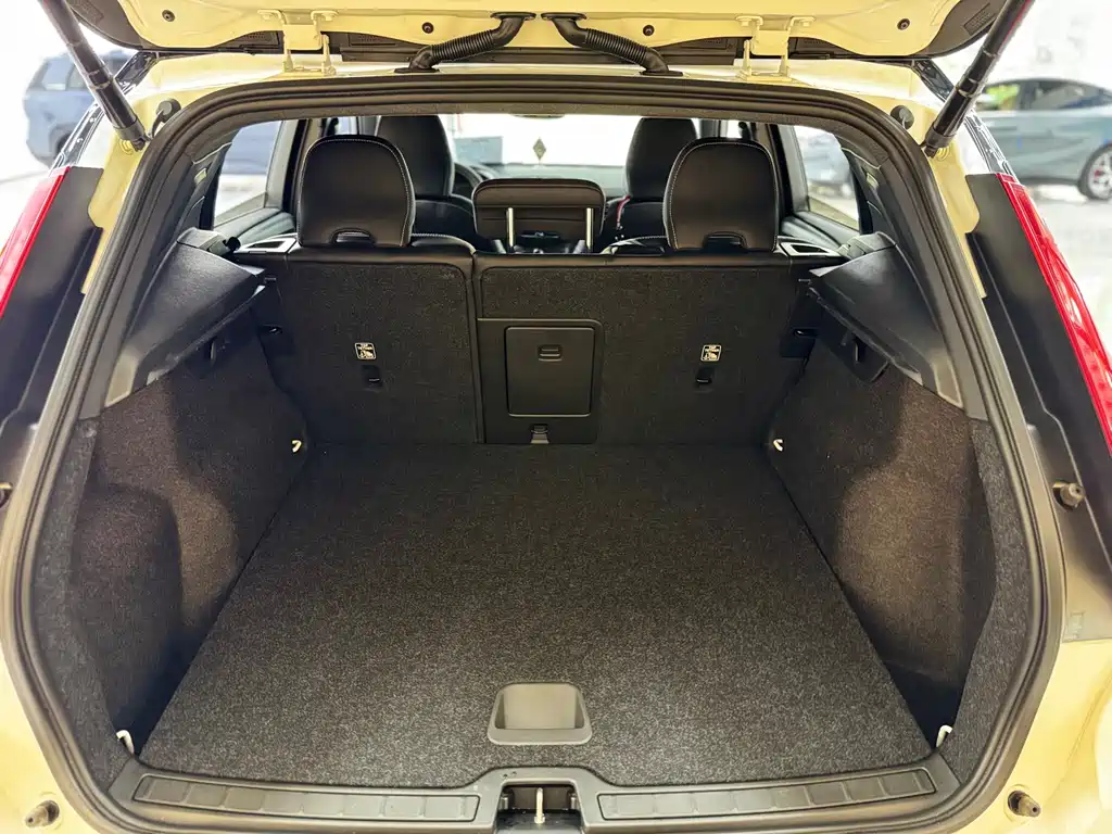 Volvo XC40 2019 — фото 15