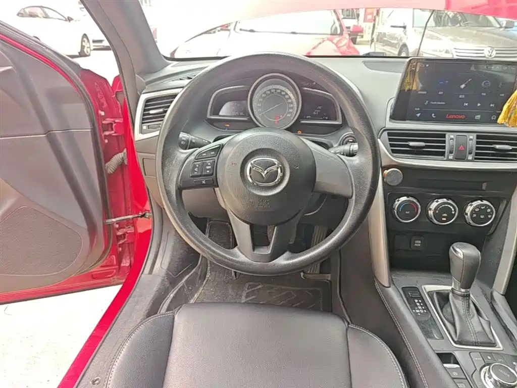 Mazda CX-4 2016 — фото 11