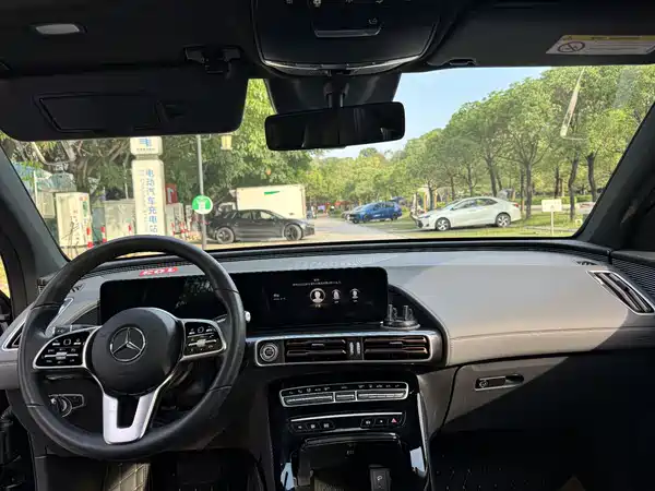 Mercedes-Benz EQC 2020