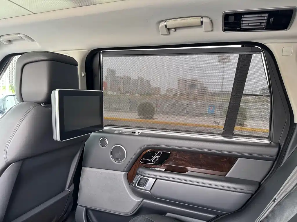 Land Rover Range Rover 2020 — фото 19