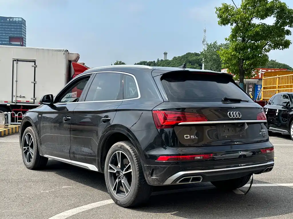 Audi Q5L 2022 — фото 9