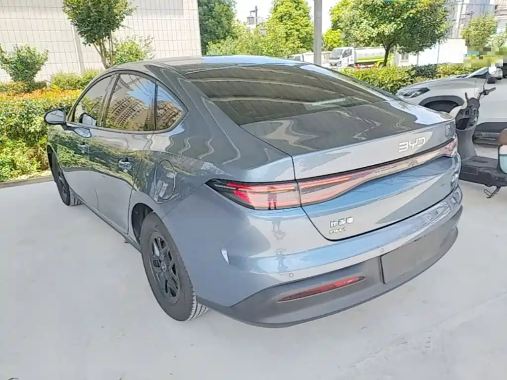 BYD Seal 05 DM-i 2025 — фото 5