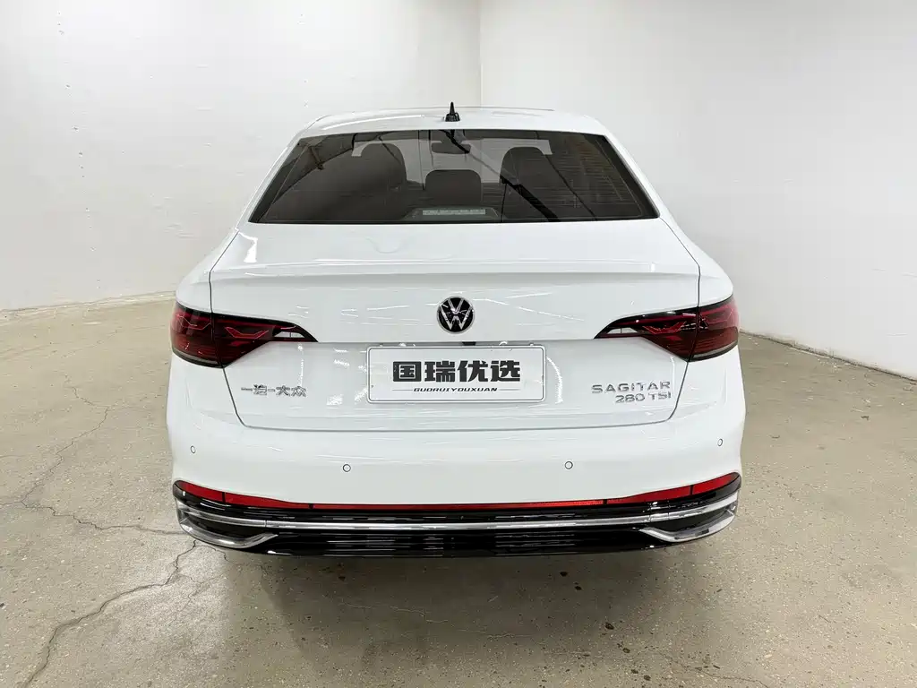 Volkswagen Sagitar 2022
