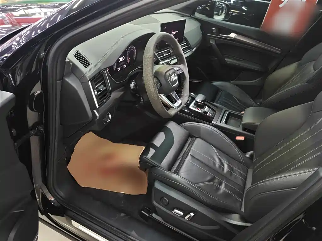 Audi Q5L 2023 — фото 16