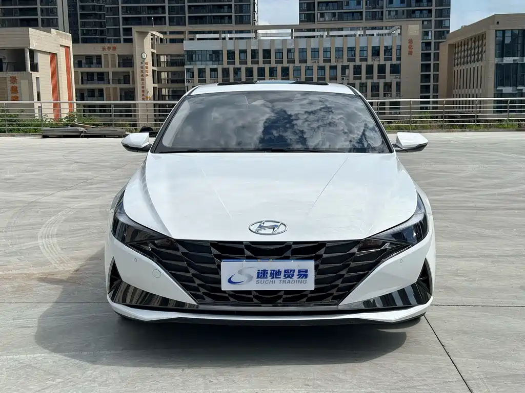 Hyundai Elantra 2023 — фото 2
